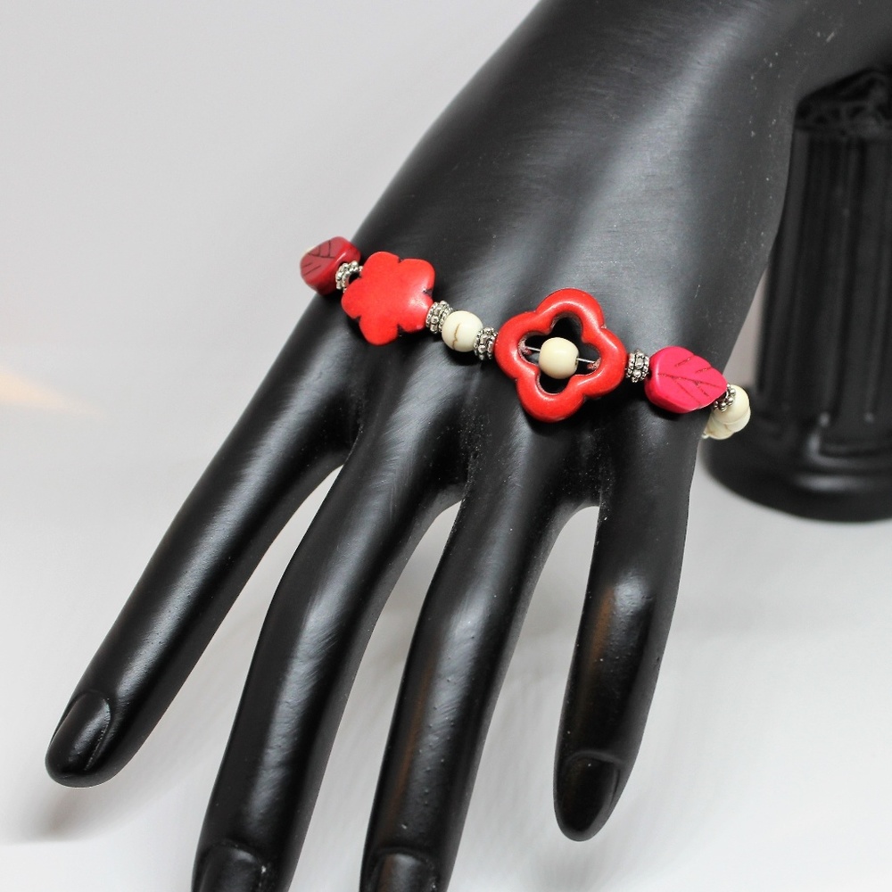 Plus size, turquoise beaded bracelet